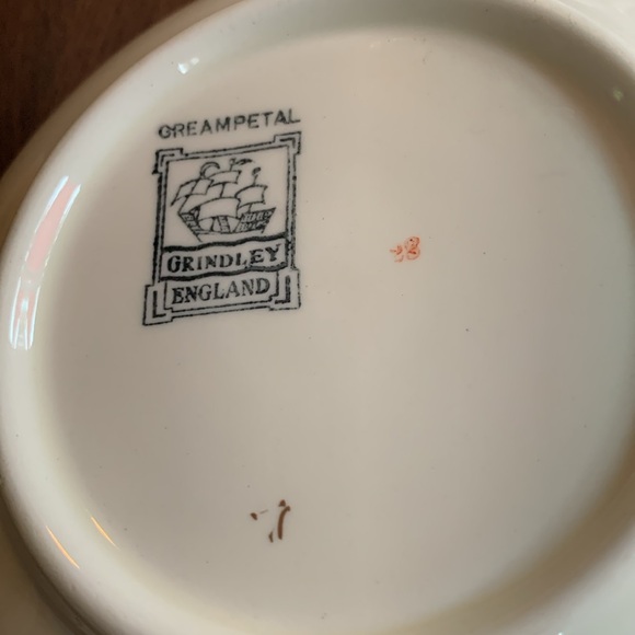 GRINDLEY - Vintage 50’s Cream Petal Serve Bowl - Picture 4 of 4